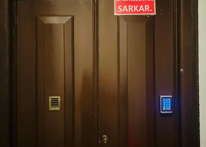 Apartamento's Sarkar Δωμάτια σε οικογενειακή κατοικία *